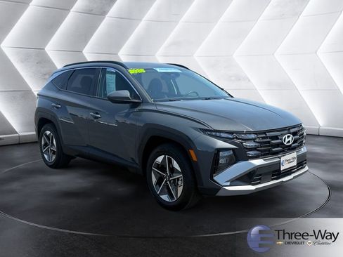 Used 2025 Hyundai Tucson SEL FWD image 7