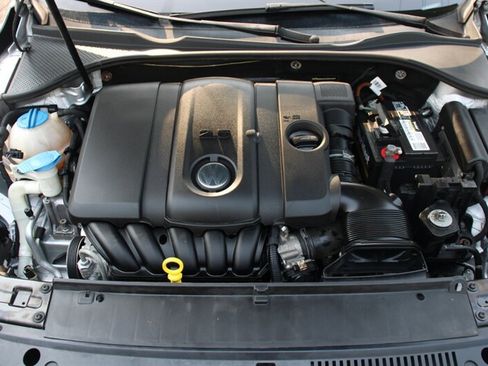Used 2014 Volkswagen Passat 2.5 S FWD image 17