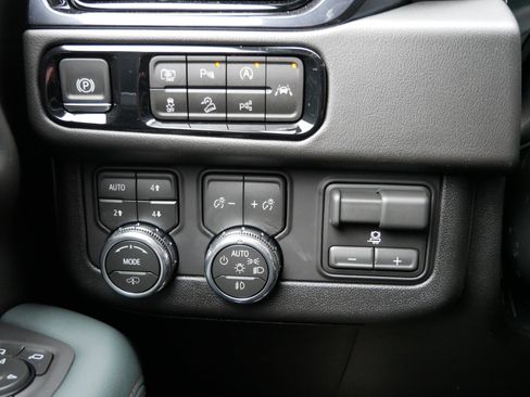 New 2026 Chevrolet Equinox RS AWD/4WD image 21