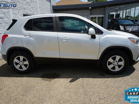 Used 2020 Chevrolet Trax LS w/ Tint and Cruise Package AWD/4WD image 6