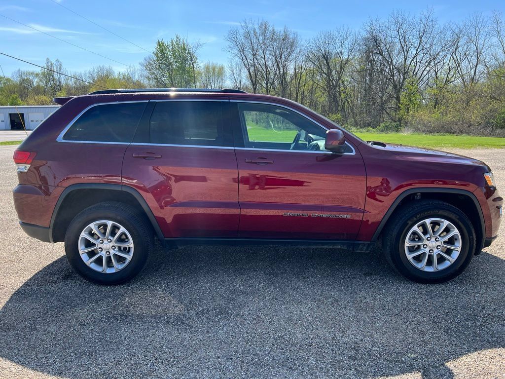 Used 2021 Jeep Grand Cherokee Laredo AWD/4WD image 4