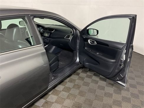 Used 2018 Nissan Sentra SL image 33
