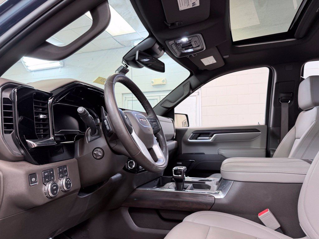 Used 2024 GMC Sierra 1500 SLT w/ SLT Premium Plus Package AWD/4WD image 16