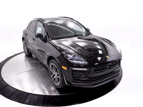 Certified 2026 Porsche Macan AWD/4WD image 22