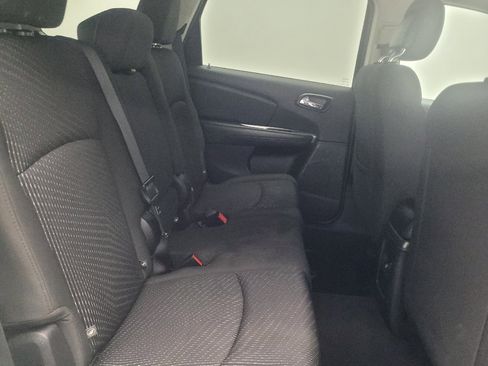 Used 2017 Dodge Journey SE FWD image 19
