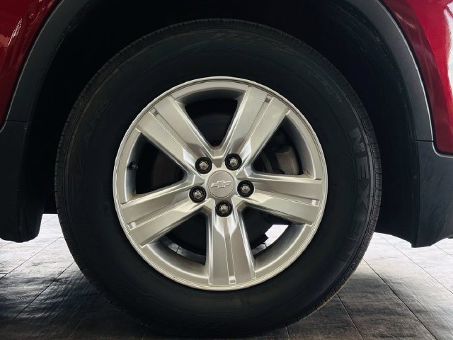 Used 2019 Chevrolet Trax LT w/ LT Convenience Package FWD image 24