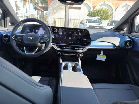 New 2026 Chevrolet Equinox EV LT image 20