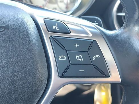 Used 2015 Mercedes-Benz SLK 250 image 21