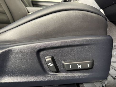 Used 2015 Lexus IS 350 w/ F-Sport Package RWD image 36