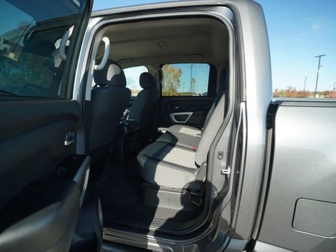 Used 2024 Nissan Titan SV w/ SV Convenience Package image 15