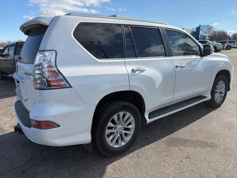 Used 2021 Lexus GX 460 Premium w/ Premium Package image 5
