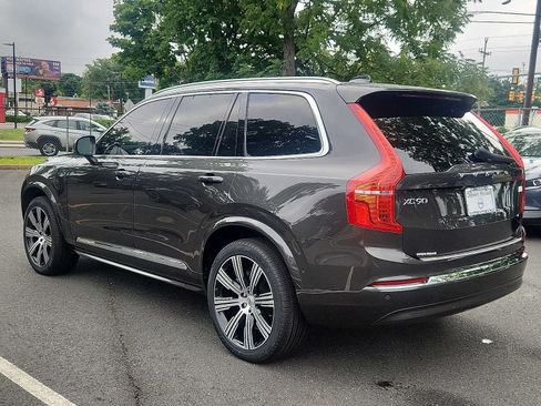 Certified 2024 Volvo XC90 T8 Ultimate w/ Protection Package Premier AWD/4WD image 4