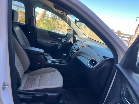 Used 2020 Chevrolet Equinox LS w/ LS Convenience Package AWD/4WD image 24