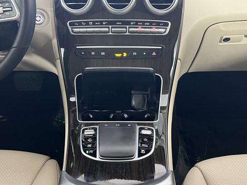 Used 2022 Mercedes-Benz GLC 300 image 18