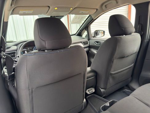 Used 2023 Nissan Leaf S image 28