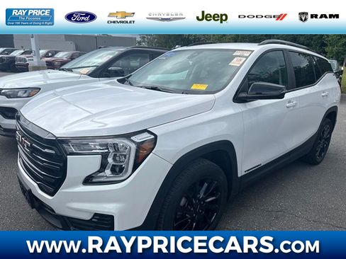 Certified 2023 GMC Terrain SLE w/ Driver Convenience Package AWD/4WD image 1