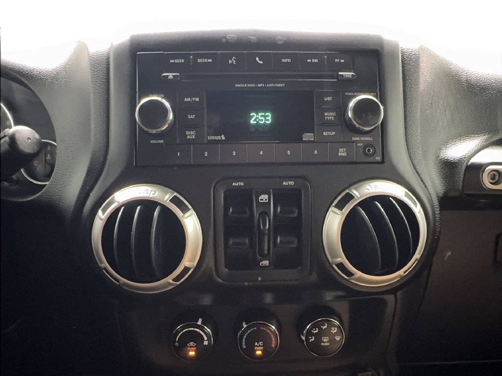 Used 2017 Jeep Wrangler Unlimited Sahara w/ Max Tow Package AWD/4WD image 49