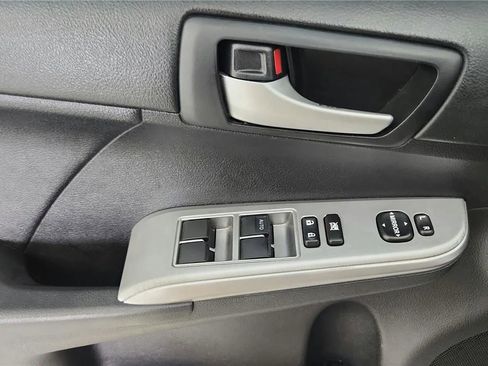 Used 2012 Toyota Camry SE FWD image 34