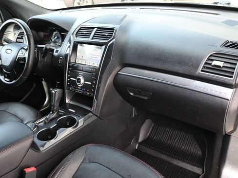 Used 2019 Ford Explorer Sport w/ Equipment Group 401A image 9