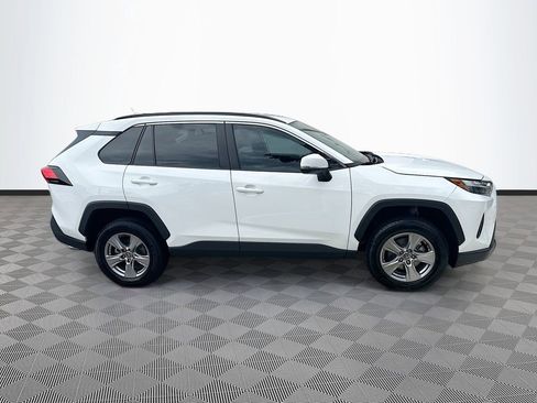 Used 2025 Toyota RAV4 XLE AWD/4WD image 5