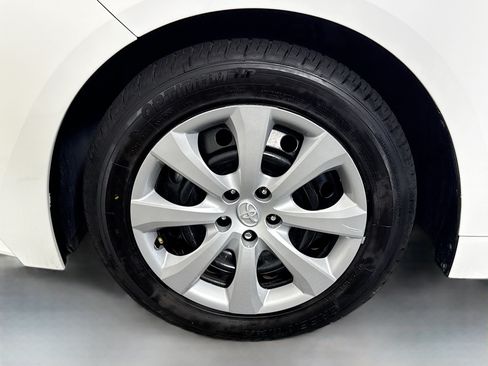 Used 2024 Toyota Corolla LE FWD image 37