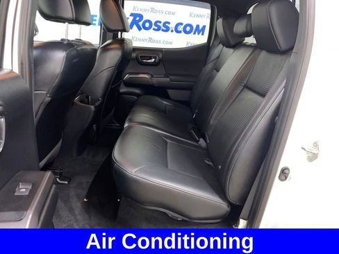 Used 2017 Toyota Tacoma TRD Pro image 9