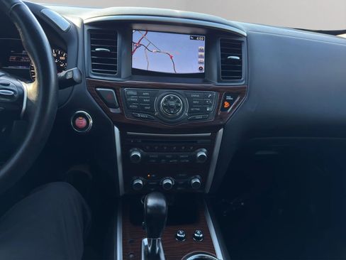 Used 2019 Nissan Pathfinder Platinum FWD image 15