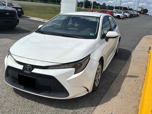 Used 2022 Toyota Corolla LE FWD image 1