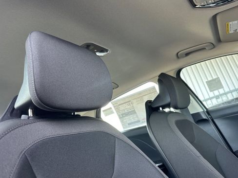 New 2026 Kia K4 LXS image 16