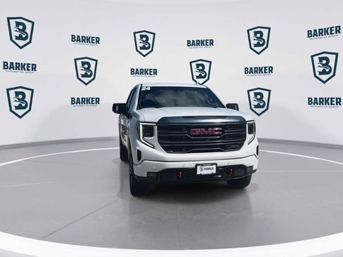 Used 2024 GMC Sierra 1500 AT4 w/ Technology Package AWD/4WD image 4
