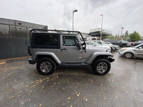 Used 2014 Jeep Wrangler Sahara AWD/4WD image 7