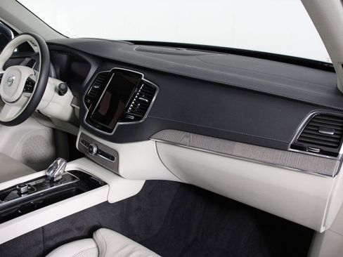 Certified 2023 Volvo XC90 T8 Ultimate w/ Protection Package Premier image 22