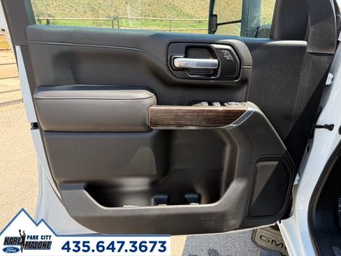 Used 2020 GMC Sierra 2500 SLE w/ Preferred Package AWD/4WD image 13
