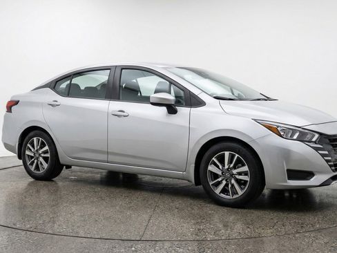Used 2025 Nissan Versa SV FWD image 1