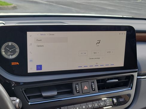 Used 2025 Lexus ES 300h w/ Premium Package FWD image 24