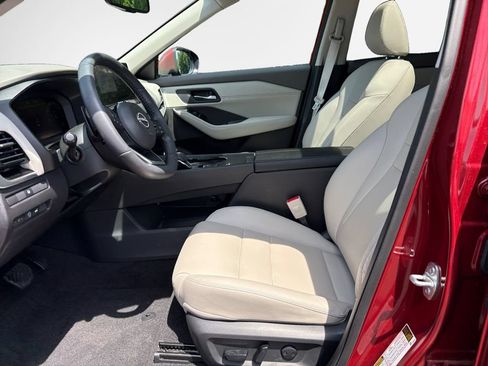Used 2024 Nissan Rogue SL w/ SL Premium Package FWD image 12