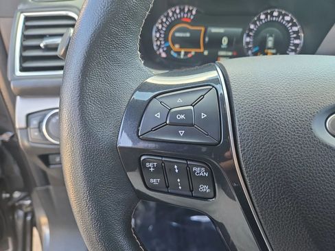 Used 2019 Ford Explorer Platinum AWD/4WD image 24