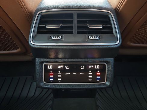 Used 2022 Audi e-tron Premium AWD/4WD image 20