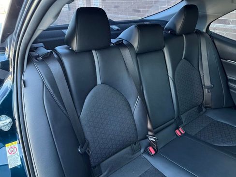 Used 2018 Toyota Camry XSE image 21