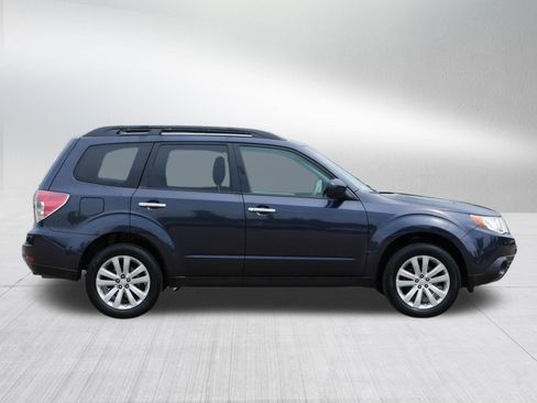 Used 2012 Subaru Forester 2.5X Premium w/ All-Weather Pkg AWD/4WD image 8