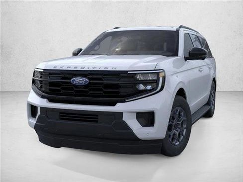 New 2026 Ford Expedition Active image 2