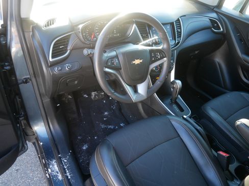 Certified 2022 Chevrolet Trax LT w/ LT Convenience Package image 19