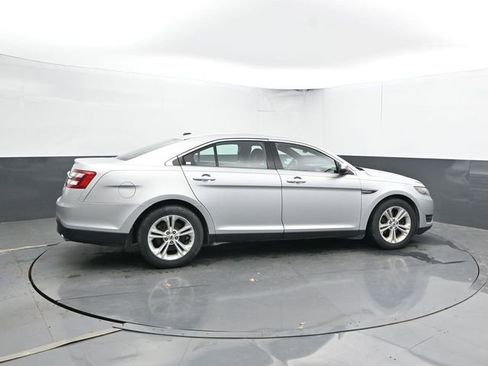 Used 2016 Ford Taurus SEL w/ Equipment Group 201A FWD image 9