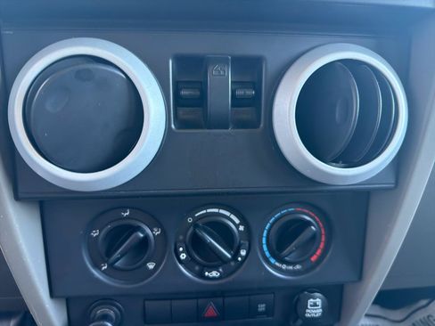 Used 2008 Jeep Wrangler Sahara w/ Dual Top Group AWD/4WD image 20