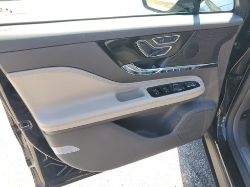 Certified 2024 Lincoln Corsair Reserve w/ Equipment Group 201A AWD/4WD image 10