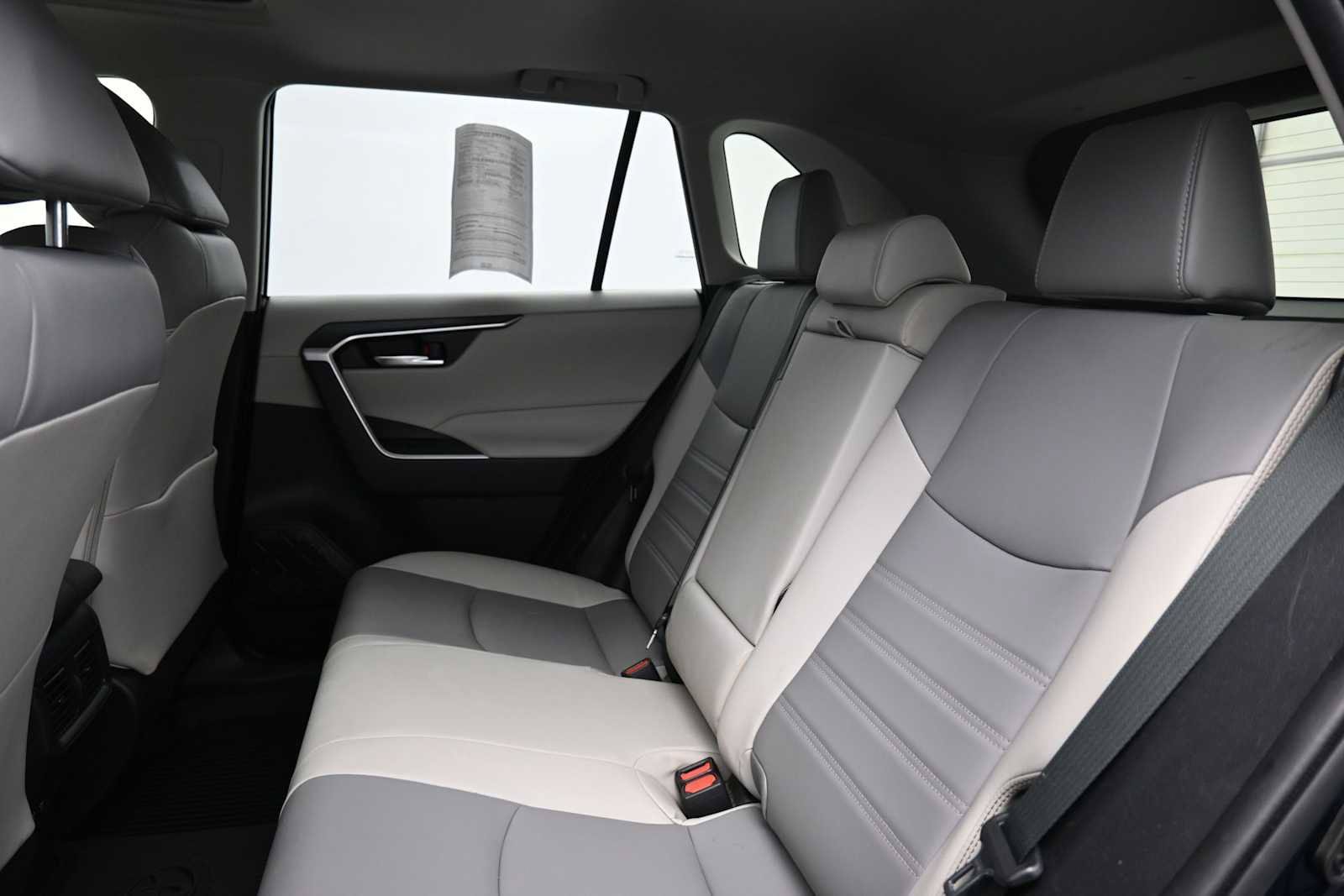 Used 2019 Toyota RAV4 XLE Premium w/ Cold Weather Package AWD/4WD image 13