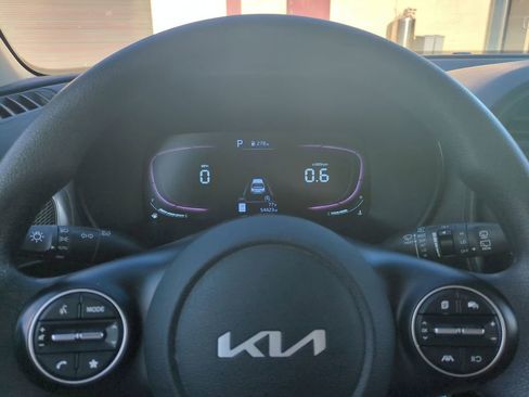 Used 2024 Kia Soul LX FWD image 32