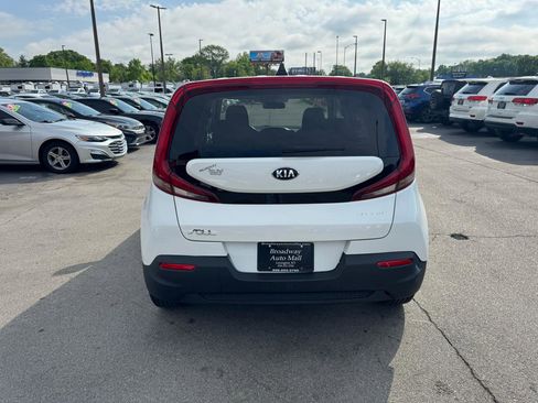 Used 2020 Kia Soul LX FWD image 4