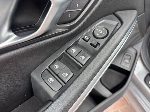 Used 2025 BMW 330i Sedan RWD image 16