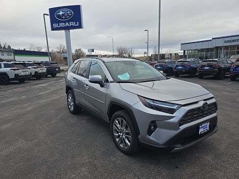 Used 2022 Toyota RAV4 Limited image 2